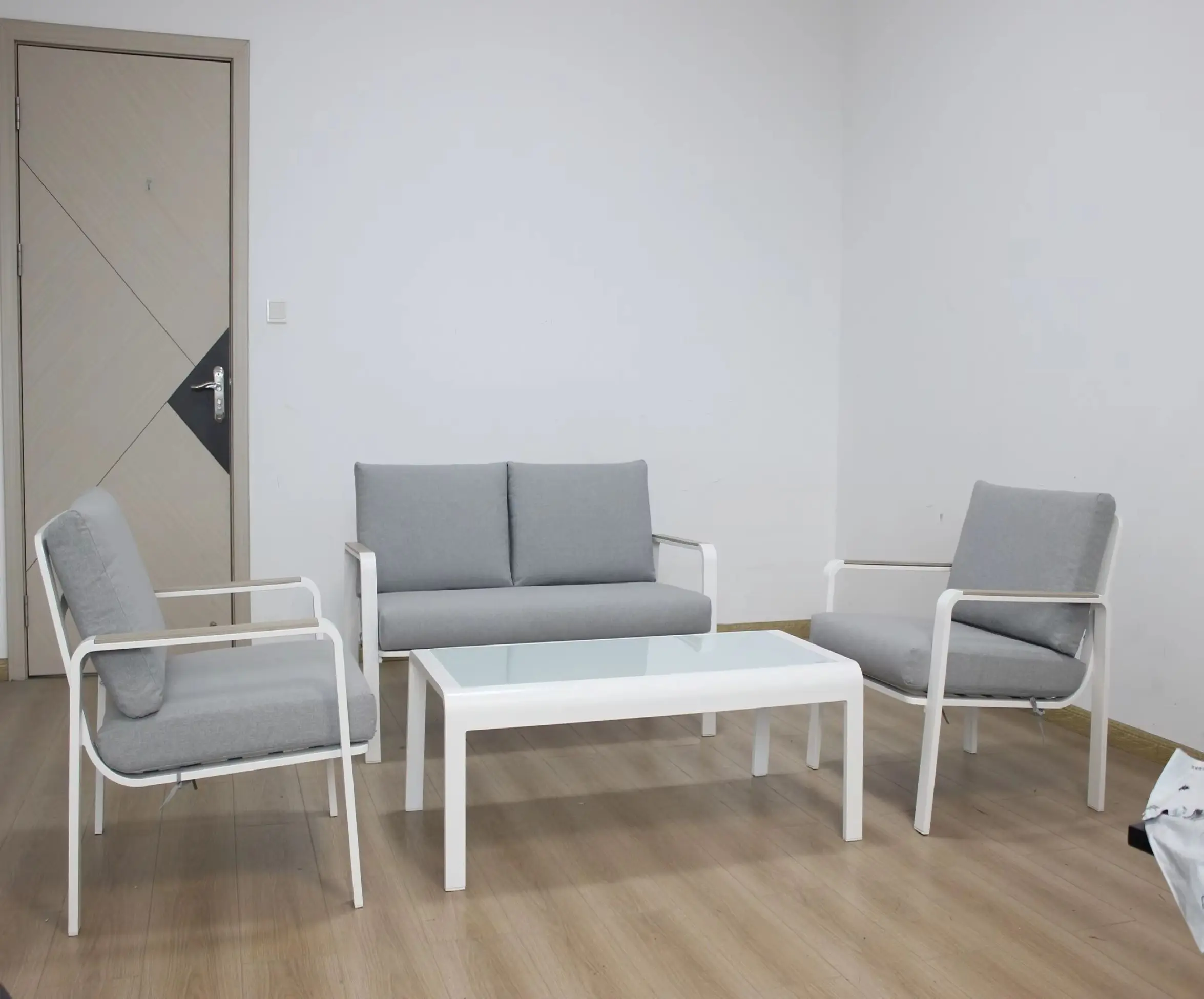2025 Luxus amerikanischer Stil Aluminium Außengestühl-Set