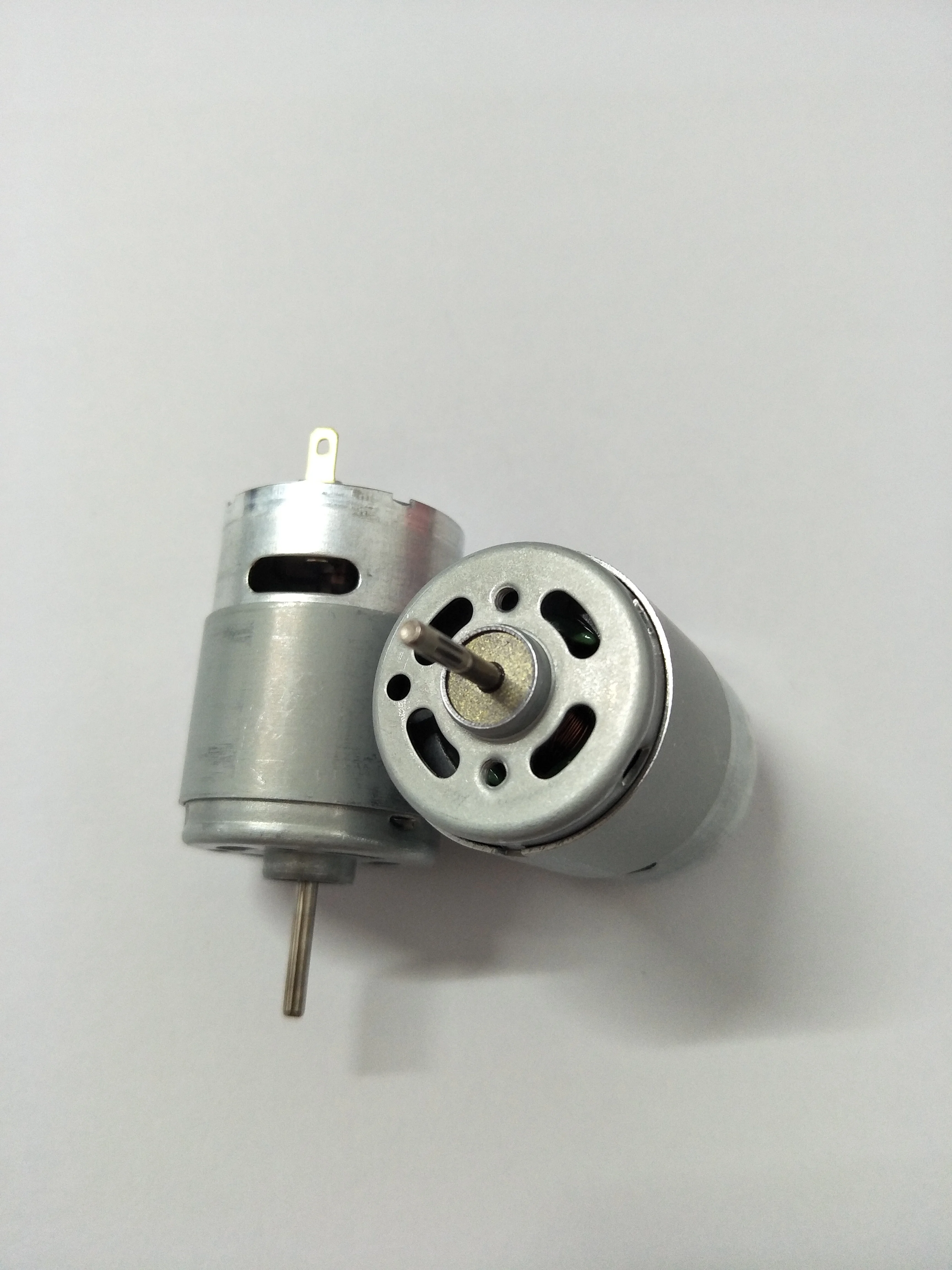RS-380PH-24130 DCギアモーター、9200RPM、16.4mmシャフト長、CCW回転