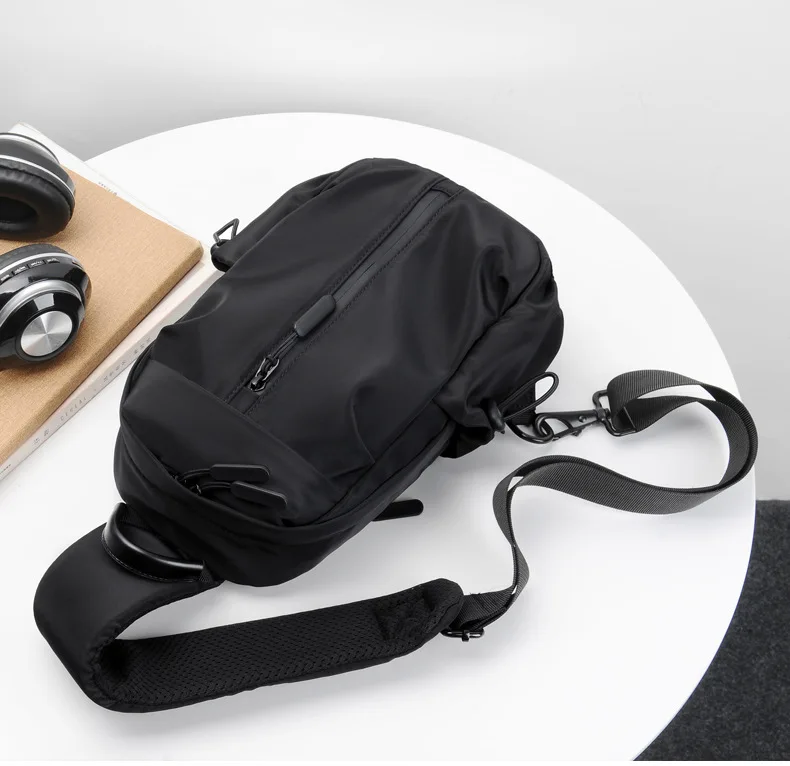 Men's new trendy business and leisure multi-function business travel single shoulder messenger bag