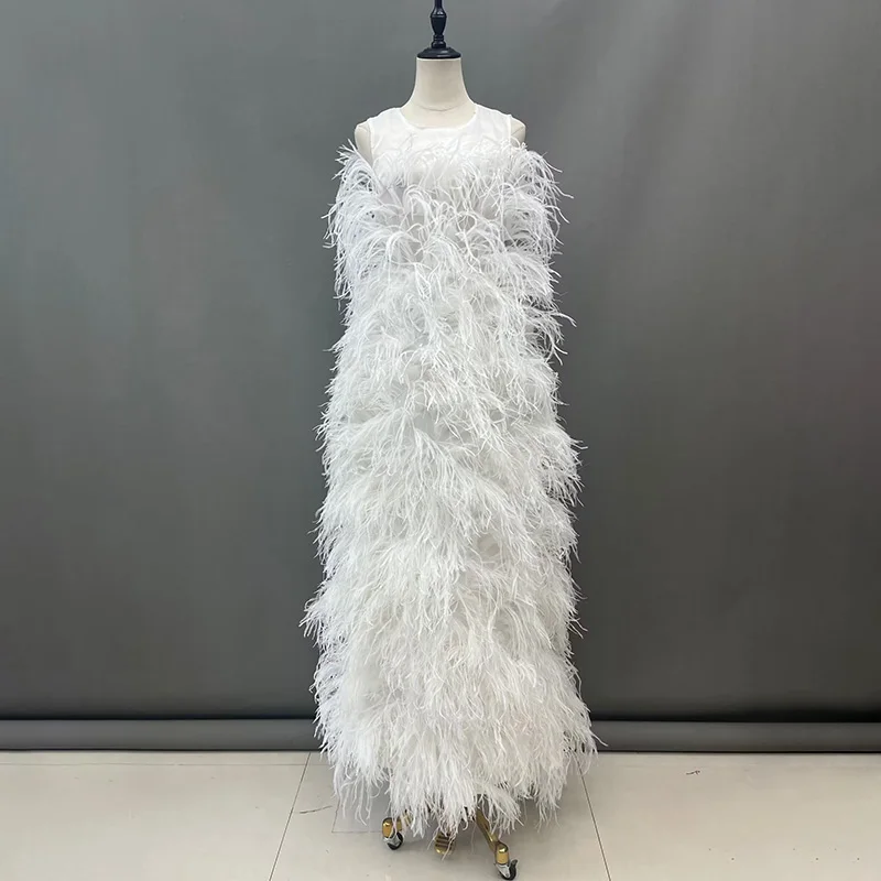 Ladies Sleeveless Ostrich Feather Dress - Elegant & Sustainable Ladies Sleeveless Ostrich Feather Dress - Elegant & Sustainable