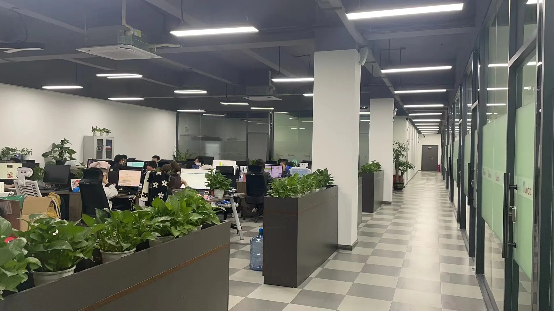 Shenzhen Chengren Technology Co., Ltd. 1