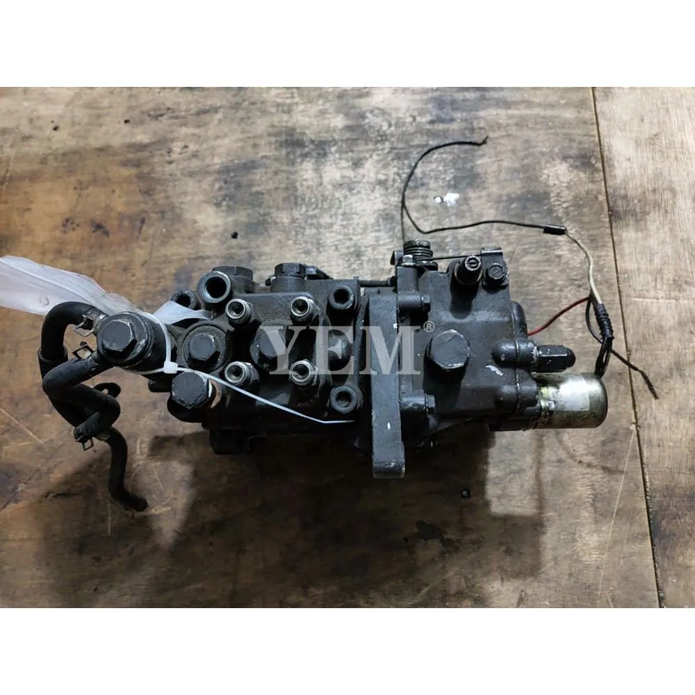 4D106 Fuel Injection Pump Assy for Komatsu Engine. 6