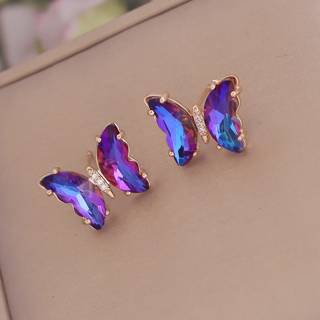Highly Rated Korean Style Lightweight Gradient Butterfly Stud Earring With S925 Silver Needle for All-Day Comfort