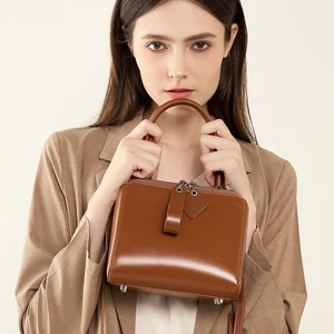 Wholesale Casual Women's Crossbody Handbag Boston Bag Style Genuine Cowhide Leather Zipper Portable Fashionable Shoulder Bag