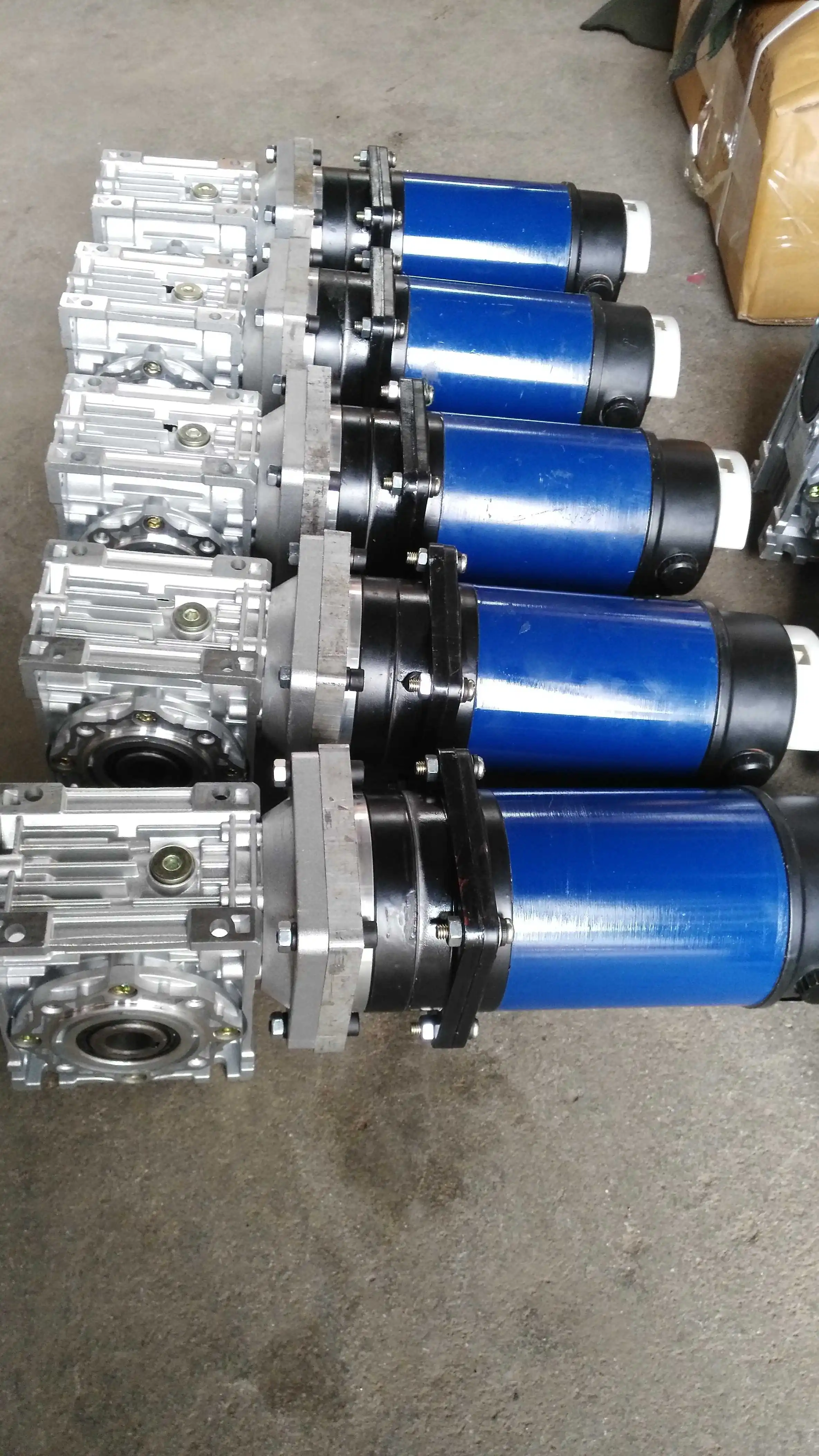 
500 вт высокий крутящий момент 12 В 24 в 36 В постоянного тока nmrv rv Червячный Редуктор 