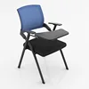 Respaldo azul con tablero para escribir.