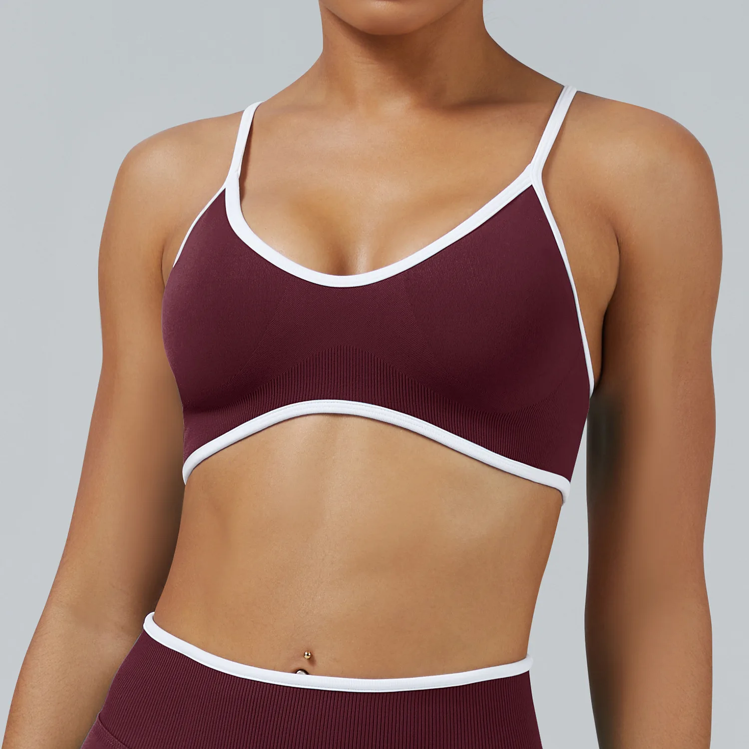 High Support Spaghetti Strap Shockproof Yoga Sports Bra with Front Logo and Color Contra detail