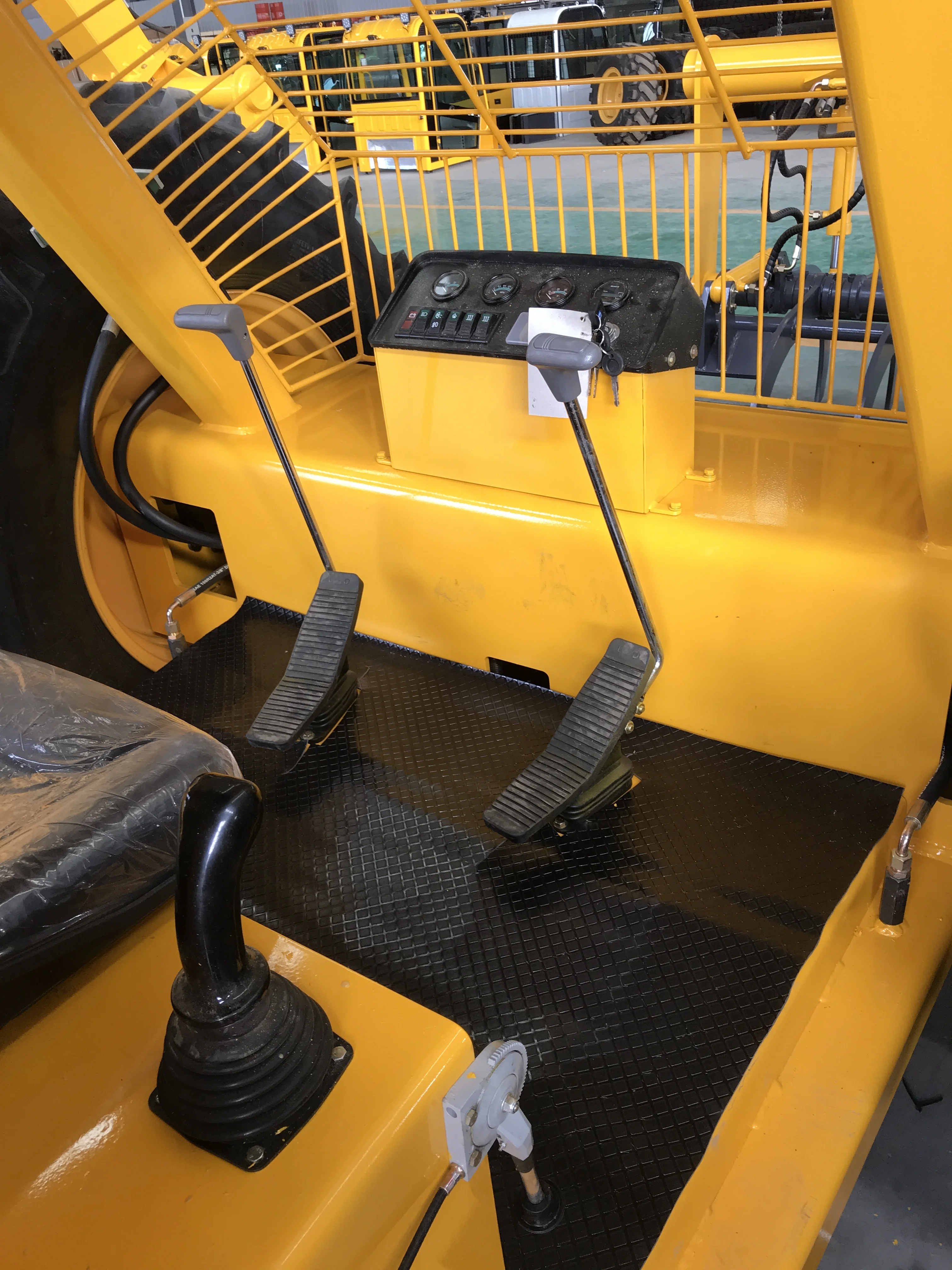 Free Shipping BELL Three Wheel Logger  Telescopic Boom Three Wheels Telescopic Boom Logger 3wd Wheel Logger Bell 225