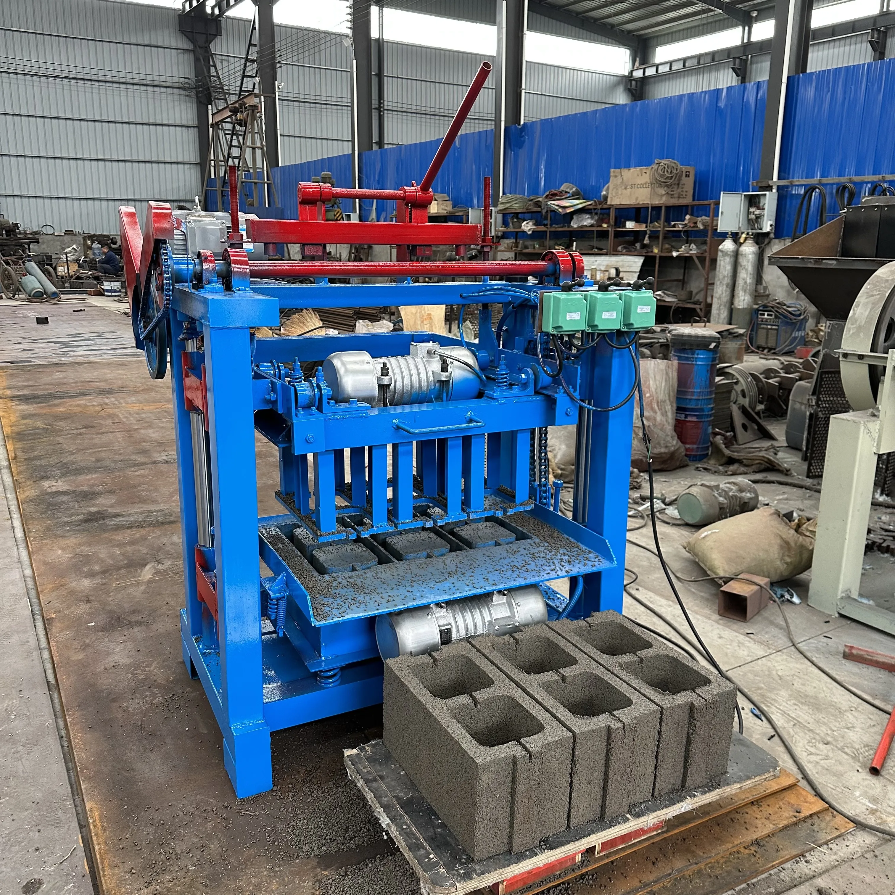 QGM QT10 Automatic Pav Brick Making Machine MB 300 with Engine Core Component for Concrete Manufacturing Plant