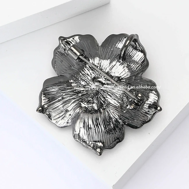 Hot Sale Popular Design Red Rose Brooch Pin for High Quality  Rhinestone Designer Charms Factory Wholesale Fashion Jewelry