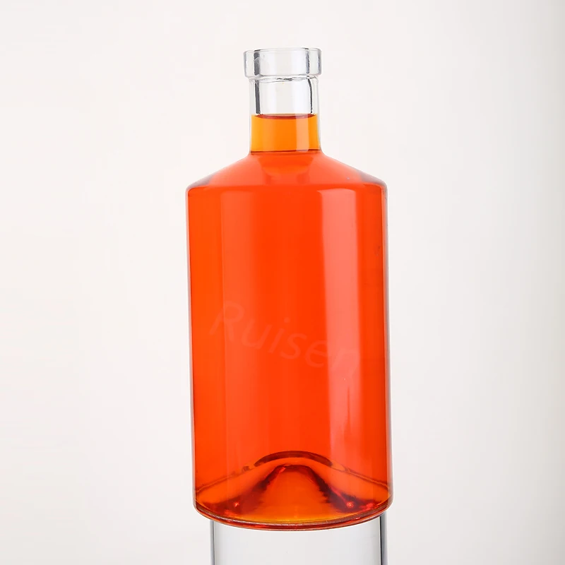 Factory Wholesale1000ml 750ml 700ml 500ml Vodka Spirit Gin Rum Glass Liquor Bottle with Cork