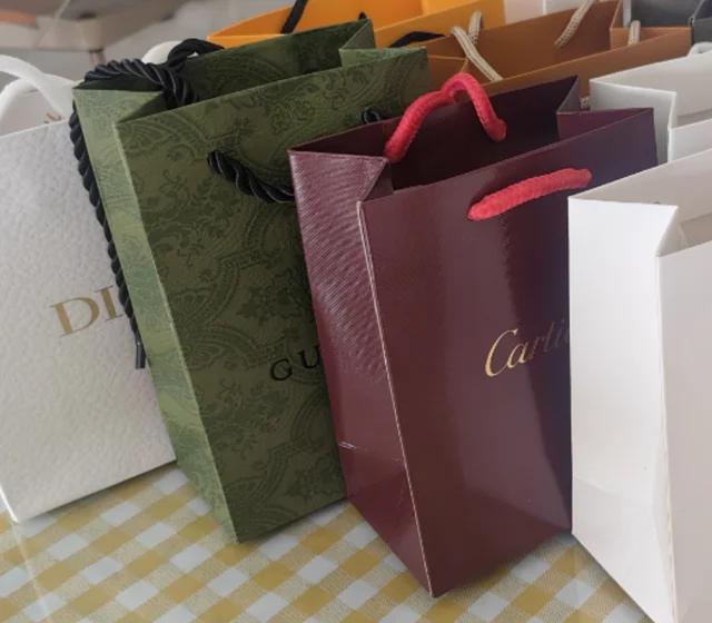 Big Brand Ivory Board Lipstick Perfume Gift Bag Wholesale Cosmetic Paper Handbag Cosmetic Packaging Mini Jewelry Bag