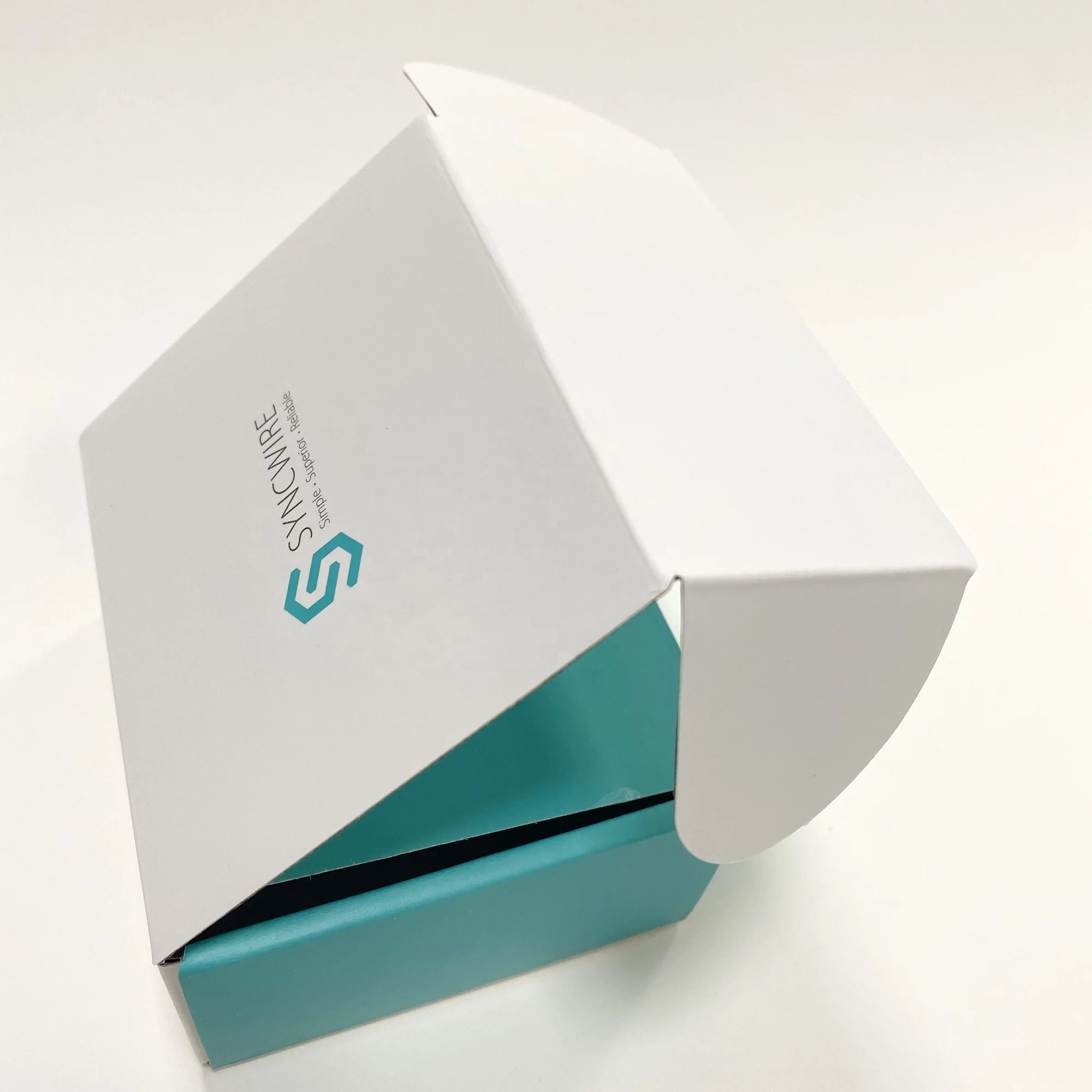 Custom Wholesale Kraft White Paper Color logo Corrugated Cardboard Box Shipping Packaging Box