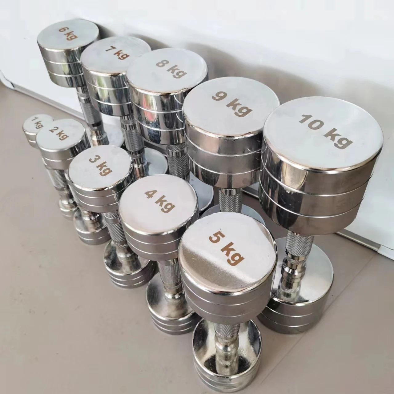 피트니스 웨이트 덤벨 세트 150파운드 덤벨 100kg 라운드 헤드 스틸 덤벨 보디빌딩용