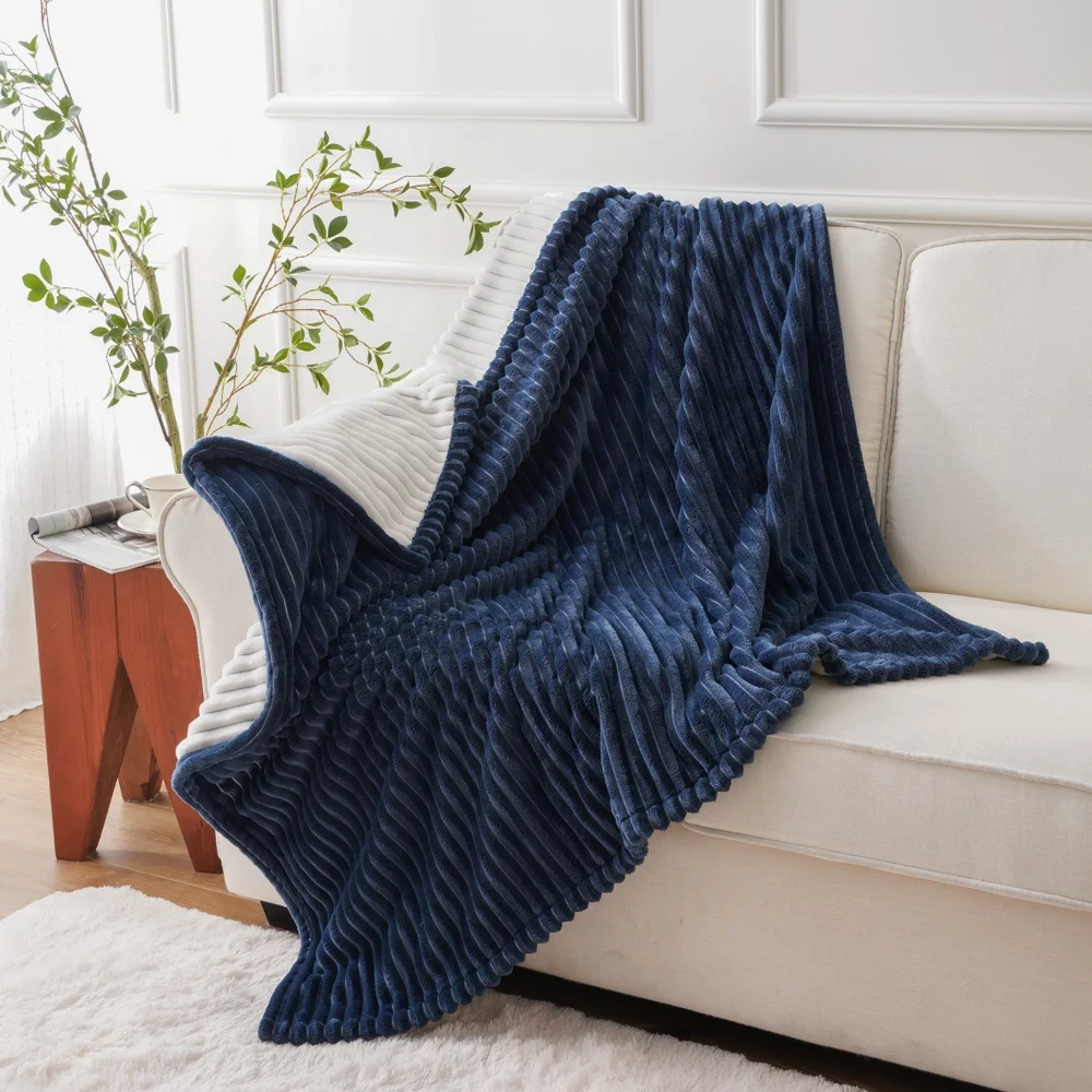 
 High Quality Lightweight Cozy Soft Plush Microfiber Blue Flannel Fleece Throw Blankets Free Sample Fleece Blanket For Home Sofa  