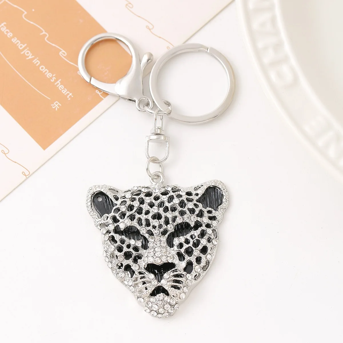 HOT Leopard Keychain Cheetah Head Rhinestone Keychain Bling Crystal Key  Chains Bag Pendant Decor Charm Keyring Cheetah Keychain