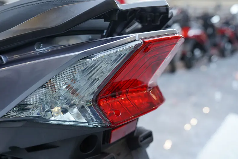 CKD SKD 10inch 600/800W 50km/h speed oem electric scooter china manufacturer directly sell electric motorcycle