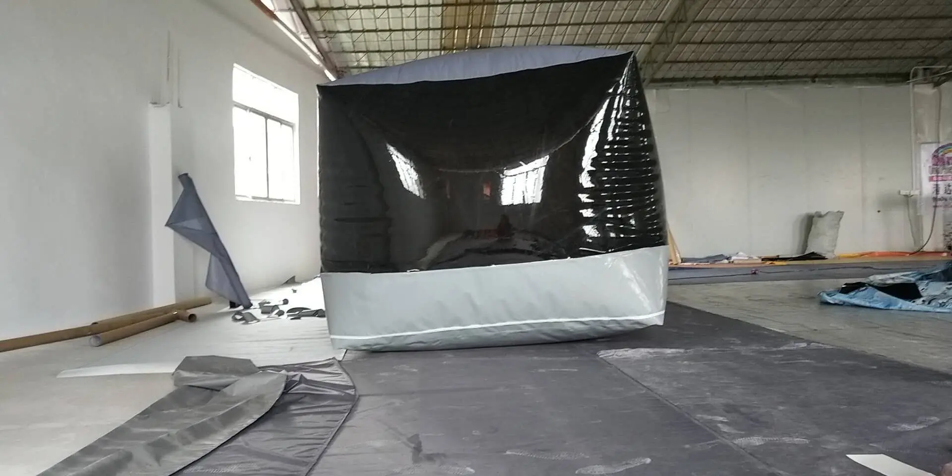 New Design Pvc Vehicle Capsule Inflatable Capsule  Inflatable Garage Car Booth Bubble Cover Black Anti-UV