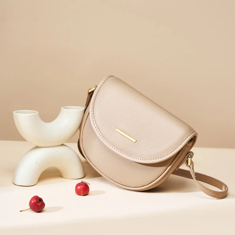 Supplier Wholesale OEM ODM Cow Leather Crossbody Cross Body Shoulder Underarm Bag for Women’s Saddle Bags for Ladies