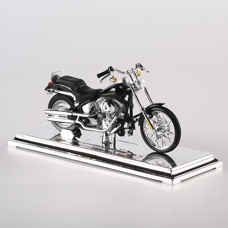 Maisto 1/18 Scale Model Motorcycles 