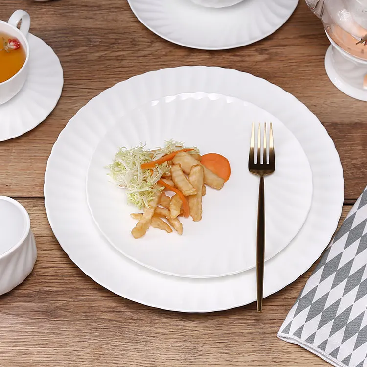 P&T Elegant and Simple White Ceramic Dinnerware Crockery Items White Set Dinnerware Bone China Tableware for Luxury Hotels