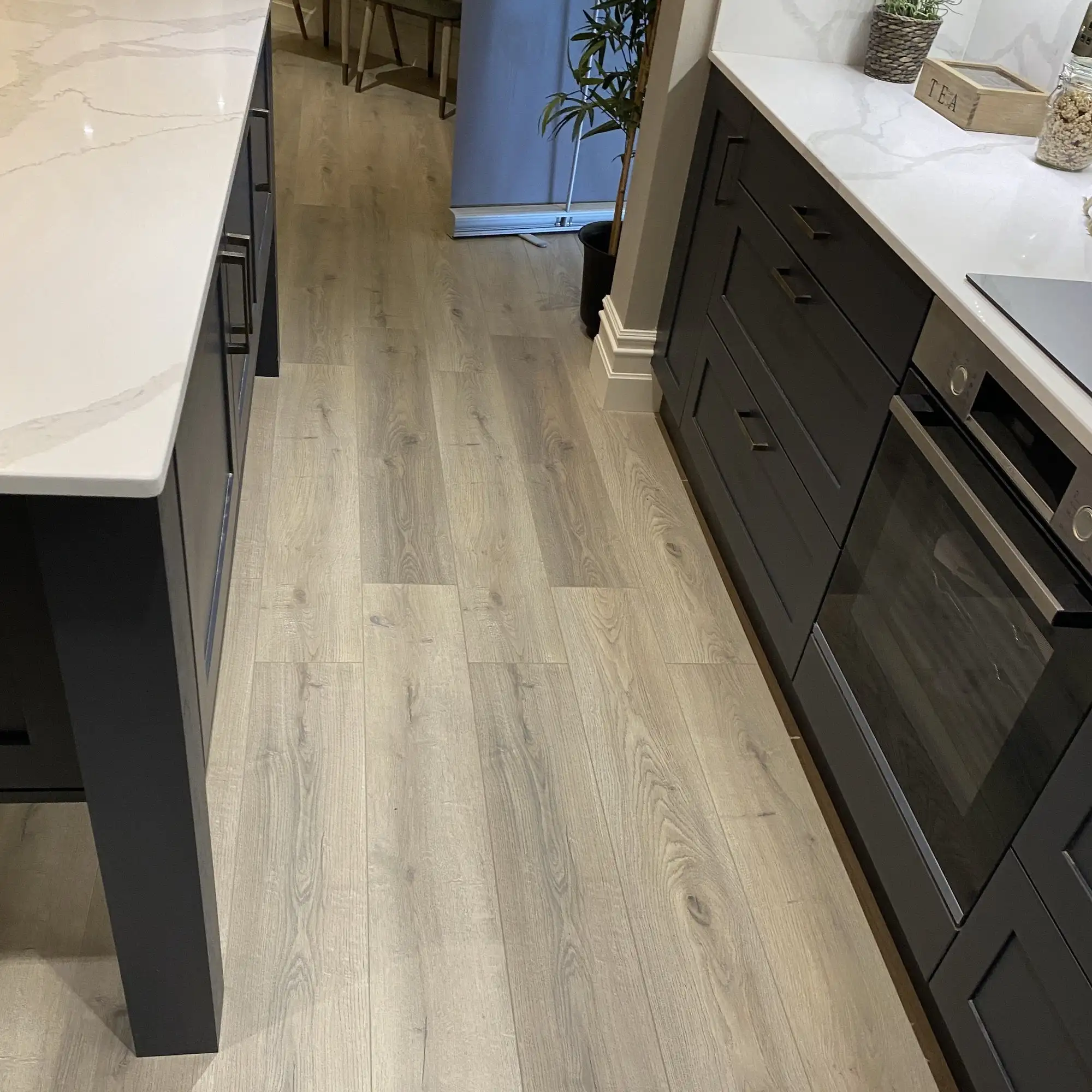 Spc Floor Factory Import and Export Quality Hotel Plastic Flooring Spc Vinyl Flooring 8mm