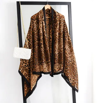 2019 Latest Fashion Design Winter Warm Shawl Wrap Leopard Printed Scarf for Women 180*100cm
