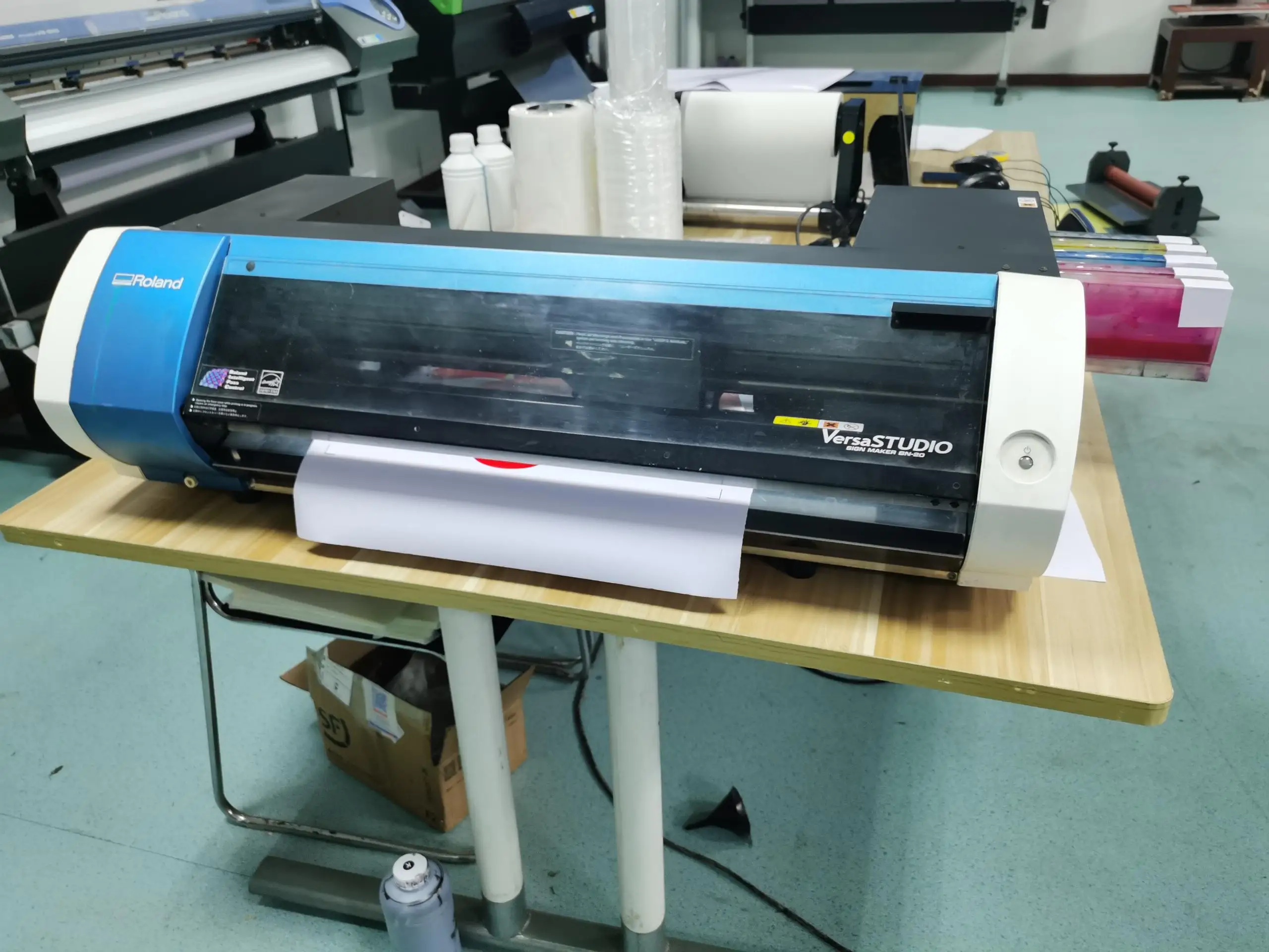 Used Roland BN20 4-Color Eco Solvent Inkjet Printer Cutter Automatic Vinyl Banner & Car Stickers Label Printer & Cutter Machine