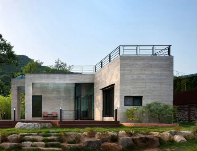 Mountainside-located 40m2 40ft Container Size Vacation Villa