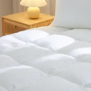 Golden Sail Eco-Friendly Customizable Hotel Mattress Topper Quilted 100% Polyester Fabric 200TC Thread Count Thick Pad Home