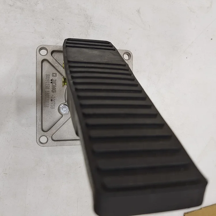 XC MG Wheel Loader LW300F Spare Part Brake Pedal 80091158 180123158