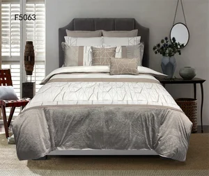 Embroidery Factory king Size Queen Size Comforter Sets Luxury Customized Embroidery Bedding Comforter Sets for Living Room