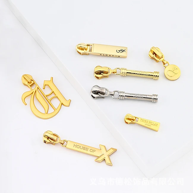 metal zipper pull.jpg