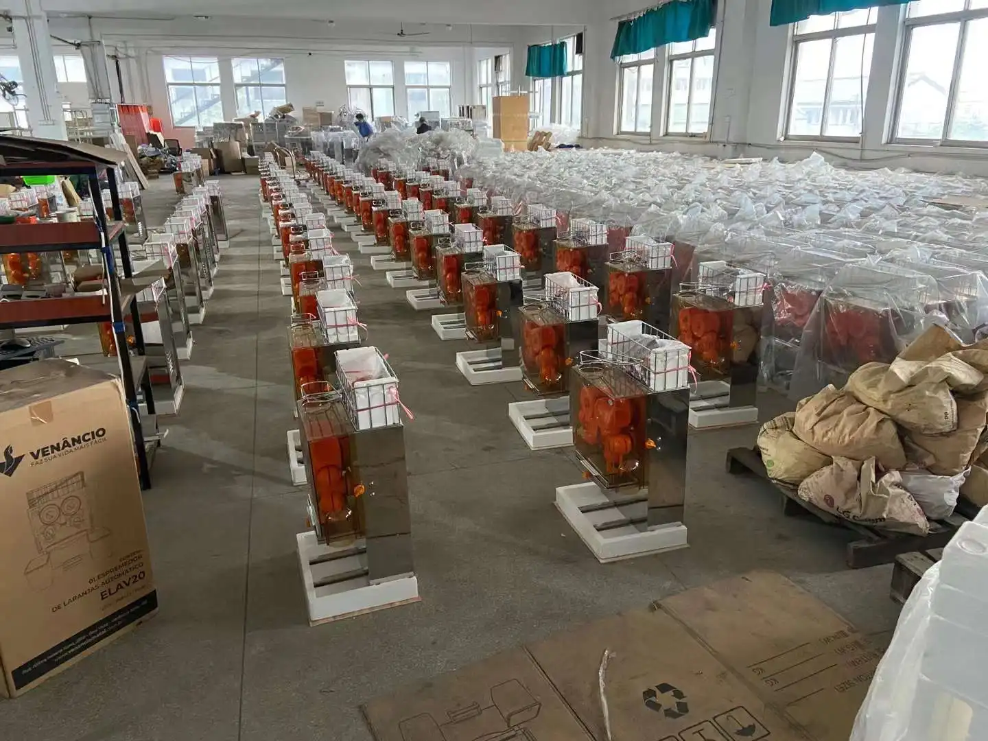 Fresh Coconut Juice Vending Machine Automatic Multifunctional Smart