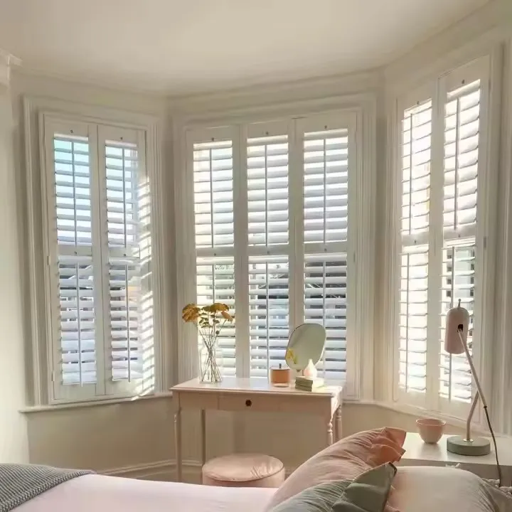 Plantation Shutter Blinds Secure Rolling Horizontal Hotels Basswood Window Shutters PVC Louvers