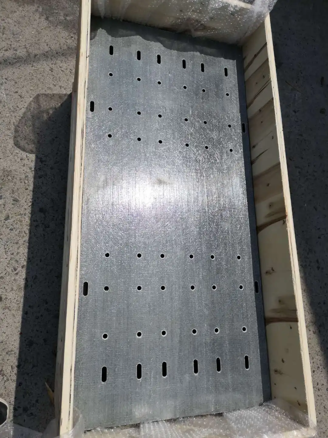 Customized fiberglass grp frp perforated cable tray