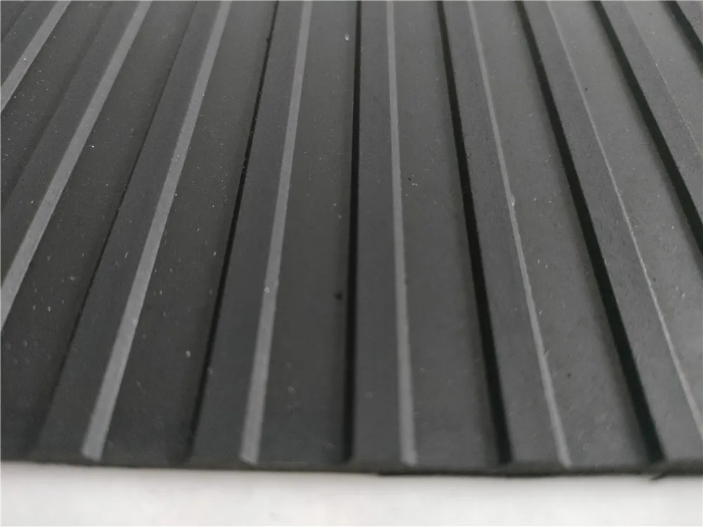 Anti-slip Rubber Matting Fine Ribbed Pyramid Stud - Maith Gulf Int