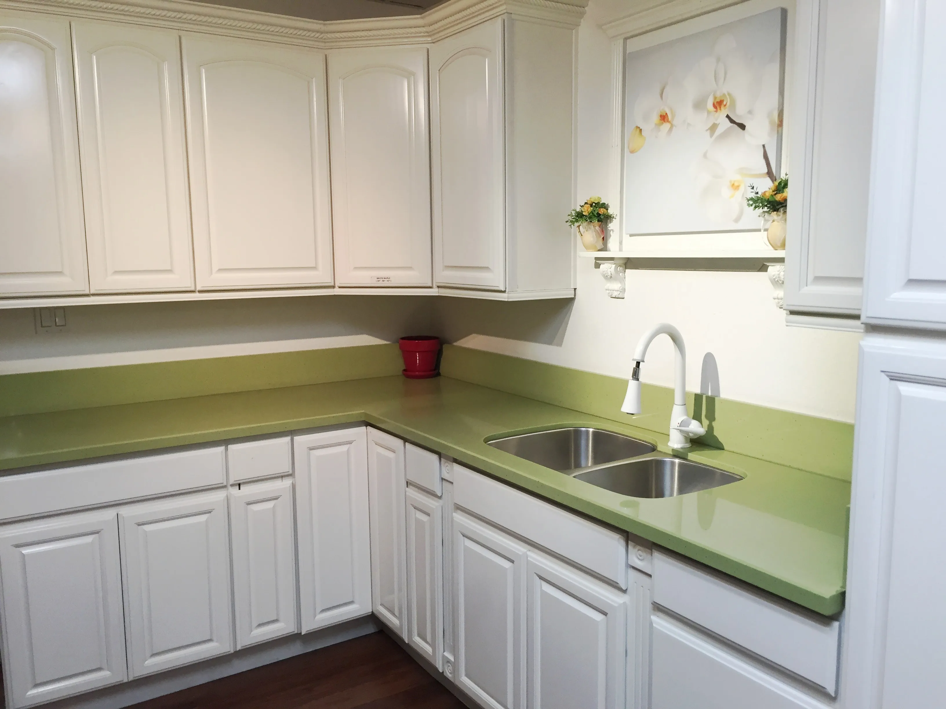 Classic  Wooden  Kitchen cabinet