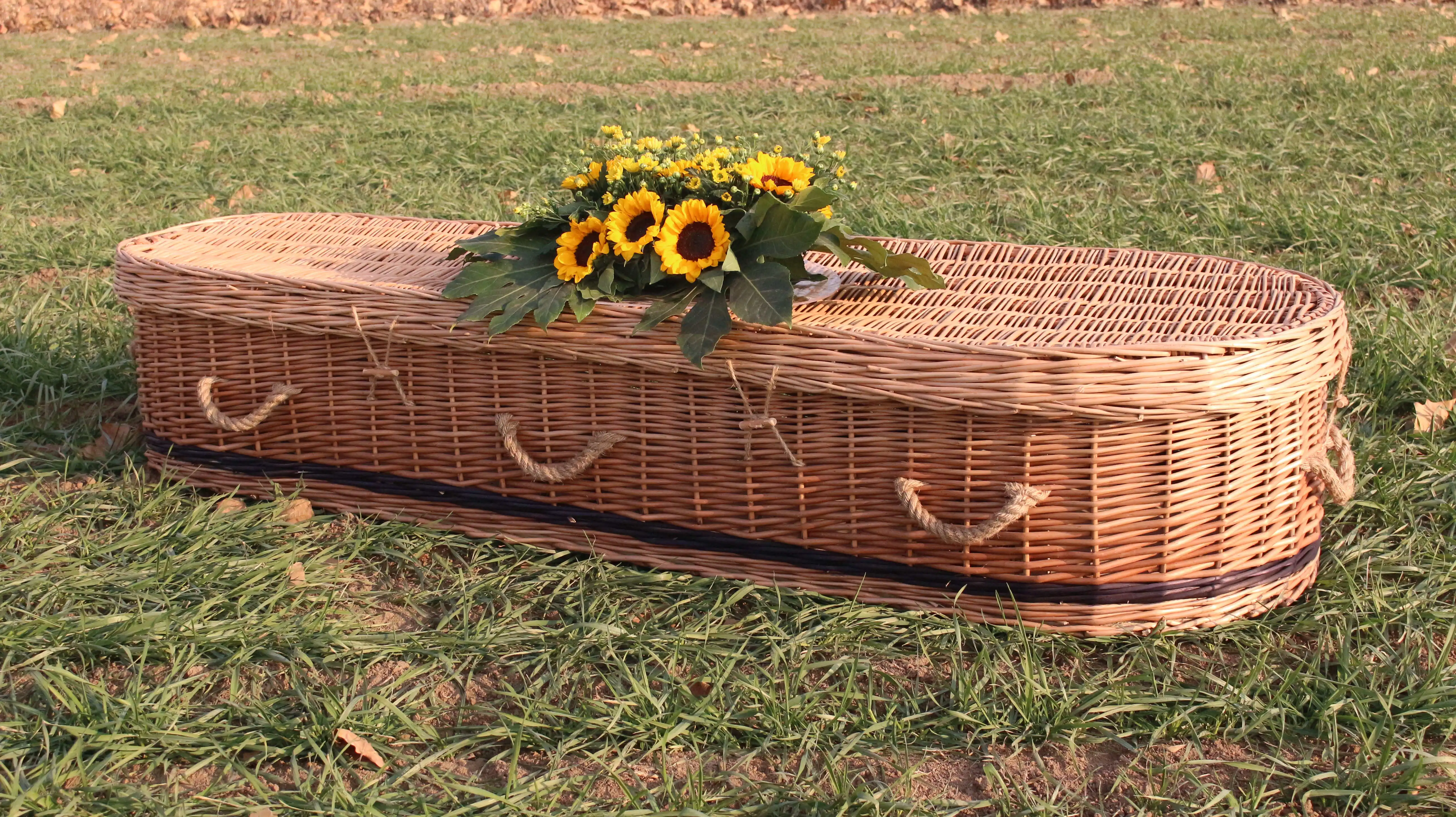 Chea Rathan Cheap Rattan Wicker Coffin For Funeral Supplies - Buy White Casket ...