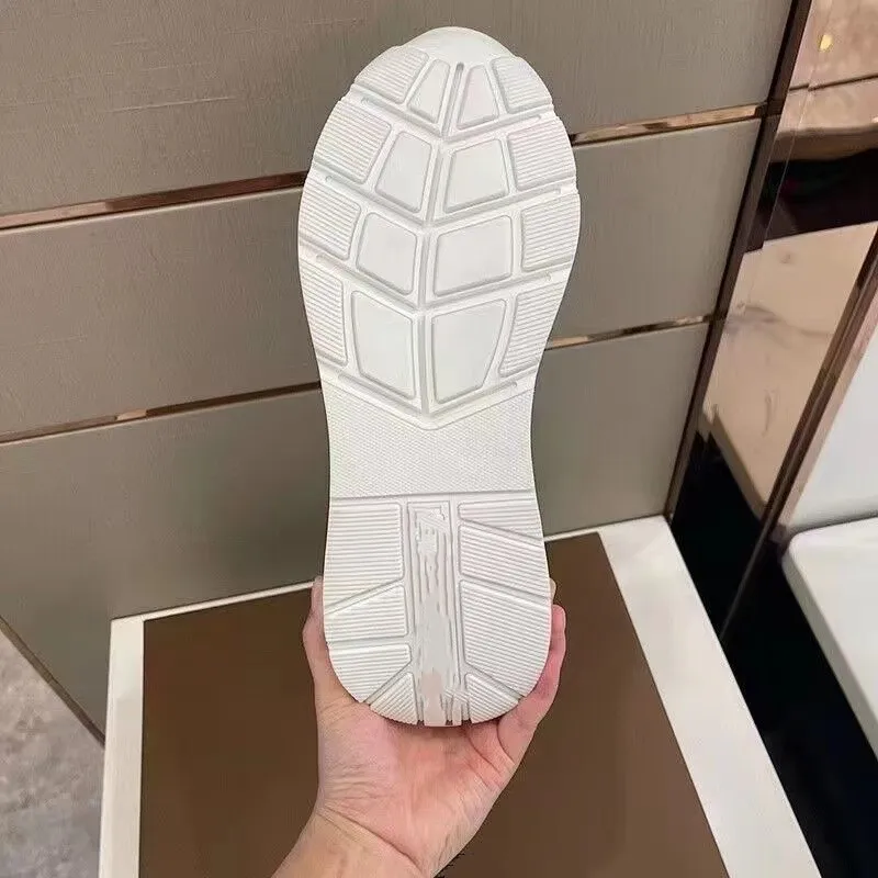 Factory Directly Wholesale High Quality Walking Shoes Sneakers Luxury