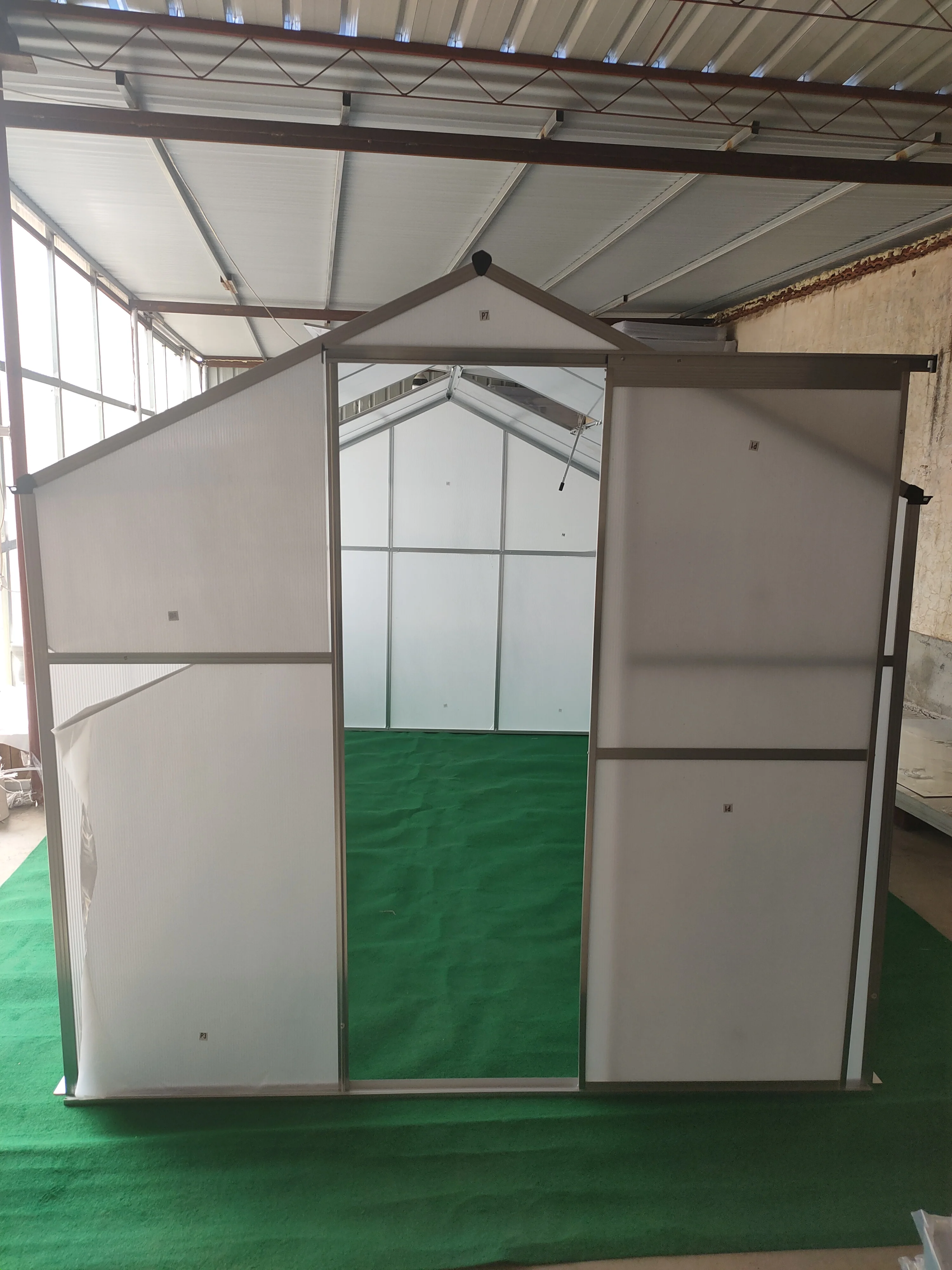 
Садовый сарай с зеленым домом и алюминиевой рамкой 