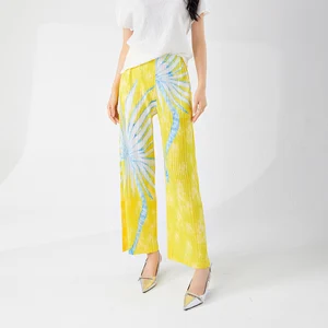 2025 Women Elegant Pleated Pants Miyake Style Elastic Printed Design High Waist Loose Casual Summer ODM Western Style