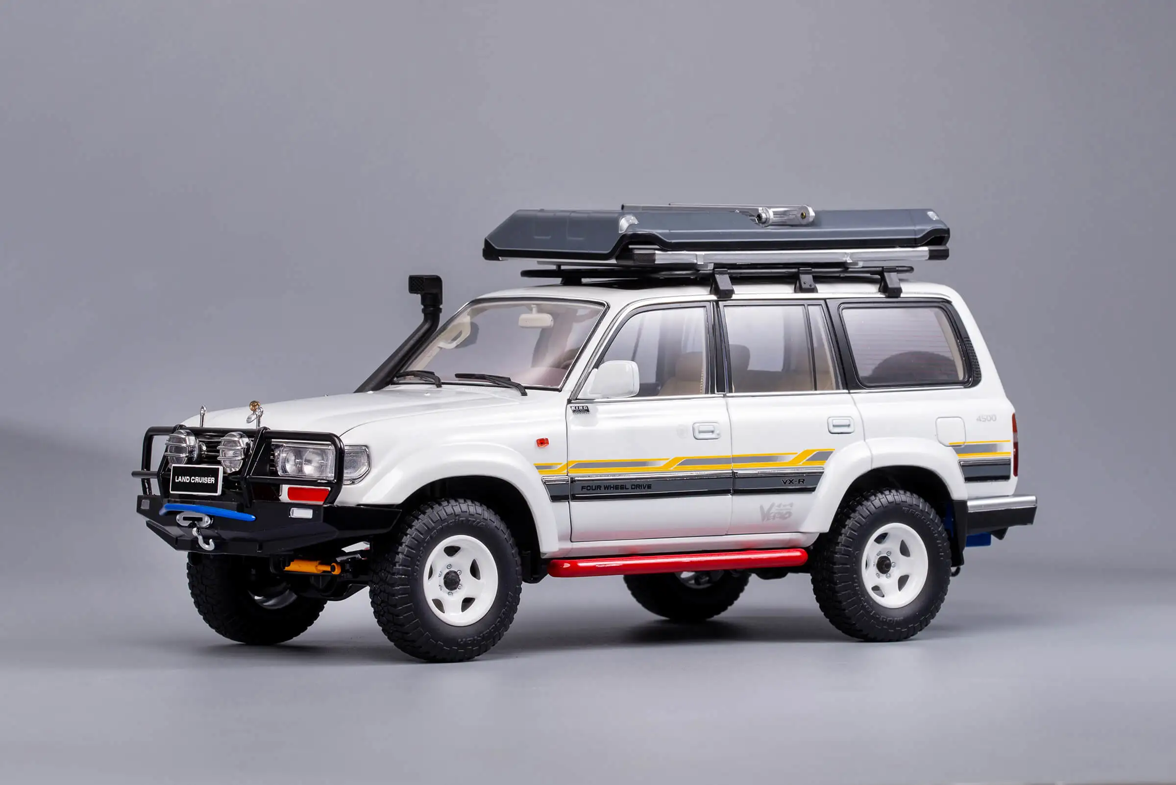 KENGFAI 1/18 Toyota Land Cruiser LC80 Off-road vehicle Modified SUV Alloy  Car Model Car Model