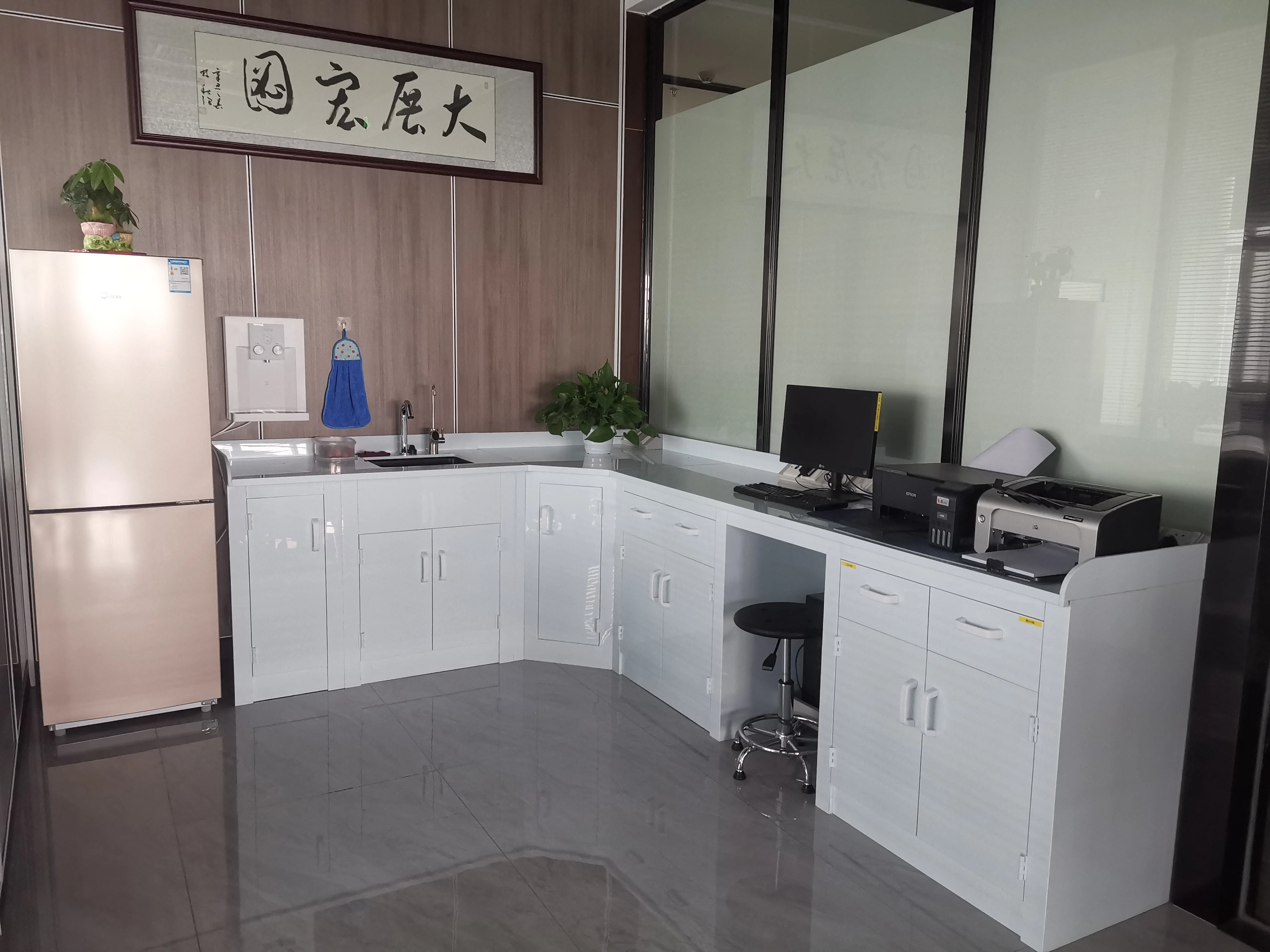 304 Stainless Steel Lab Fume Hood with All Steel Construction and Customizable Size for Chemical Institutes