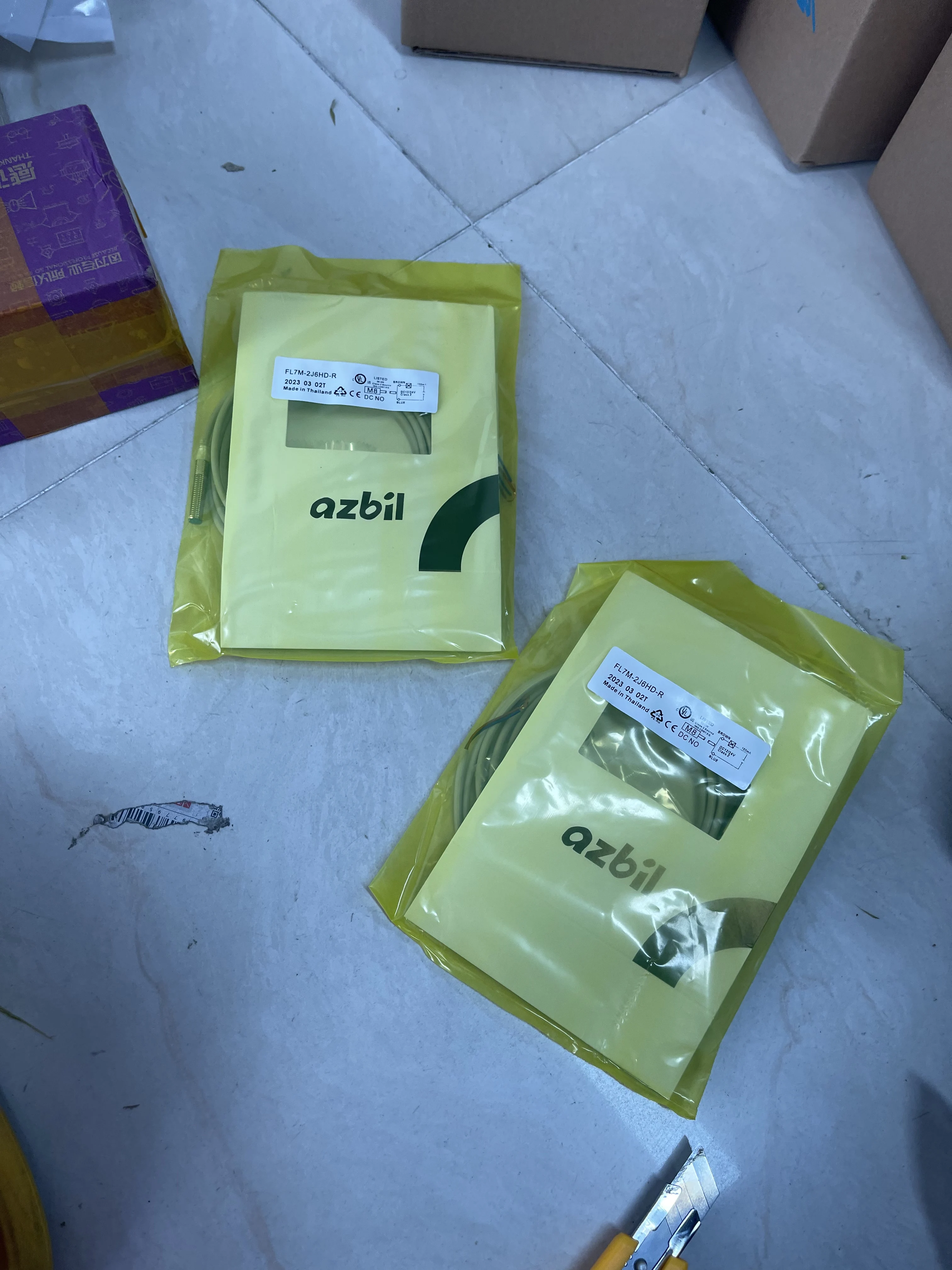 Azbil Photoelectric Sensor FL7M-2J6HD-R