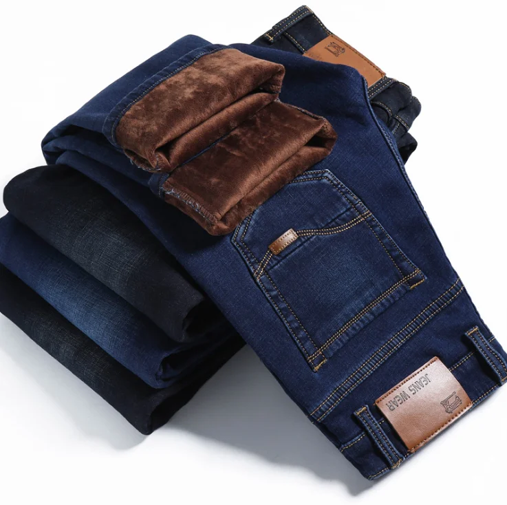 homens de bermuda jeans