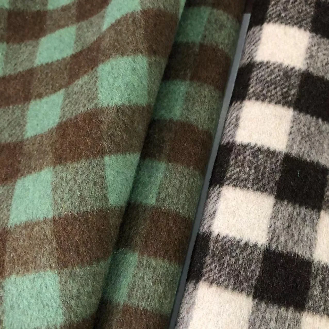 50 Wool 50 Polyester 900g/m Double Sided Wool  Short Shun Wool Manufacturer Shipment square Style Fabric