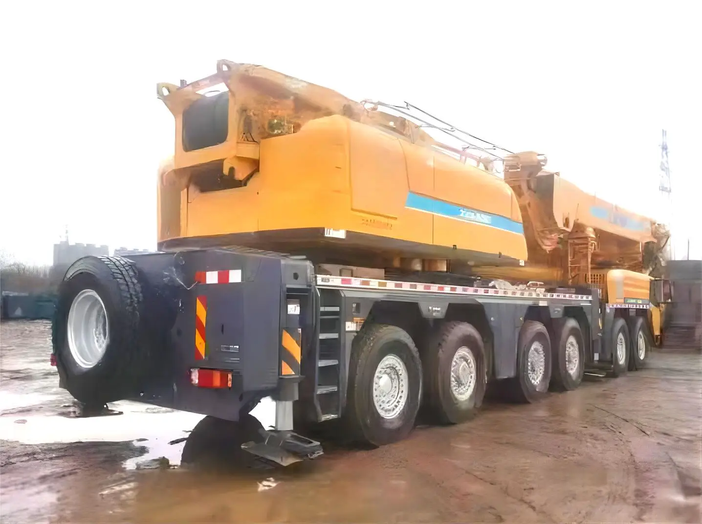 XCMG XCA300 Old Mobile Crane 300 Ton Hydraulic All Terrain Truck Crane