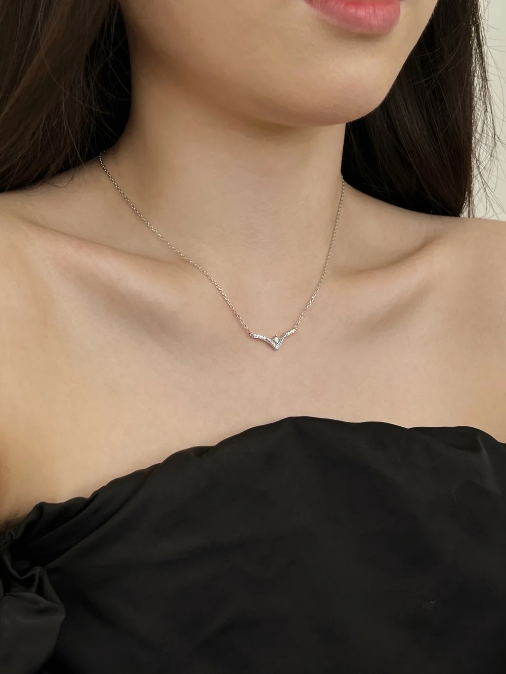 KAKODIY Geometric Customized 18K Gold Plated Necklace 925 Sterling Silver Jewelry V Shape Cubic Zirconia Heart Shape Necklace for Women detail 2