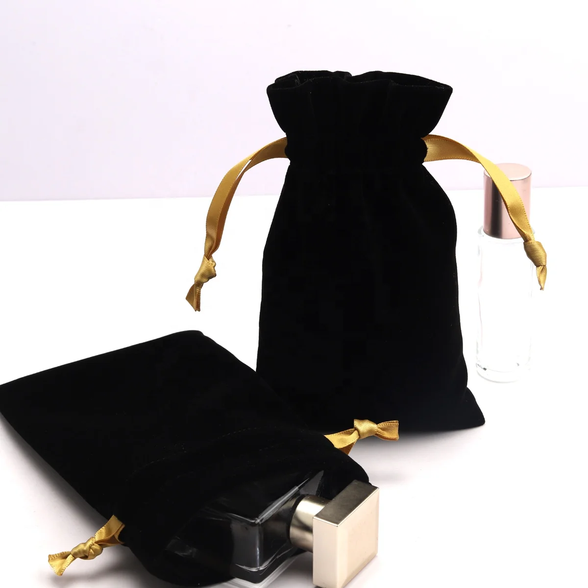 Wholesale Velvet Pouches Customizable Luxury Drawstring Bags